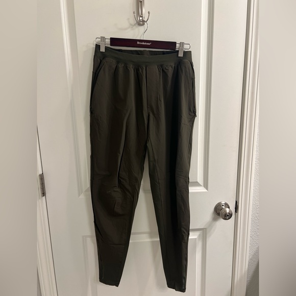 Lululemon Surge Hybrid Pant
Dark Olive - Picture 5 of 9